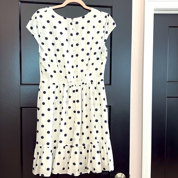J. Crew White & Navy Polka Dot V-Neck, Front Cap Sleeve Ruffled,  Dress. Size 8 - Picture 2 of 13